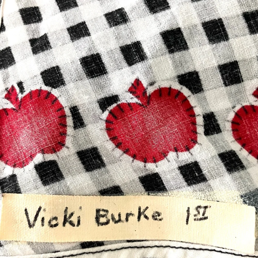 Vintage 40’s apples black & white gingham cotton feedsack apron